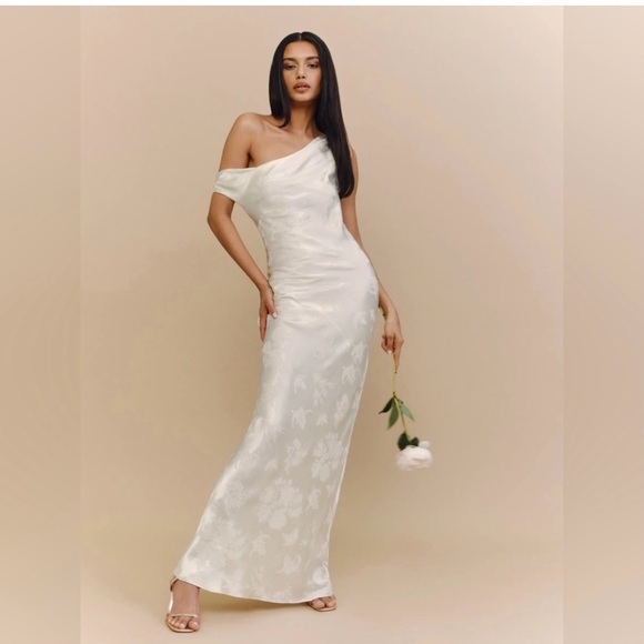 NWT Reformation Off-Shoulder Cream Maxi Dress NWOT